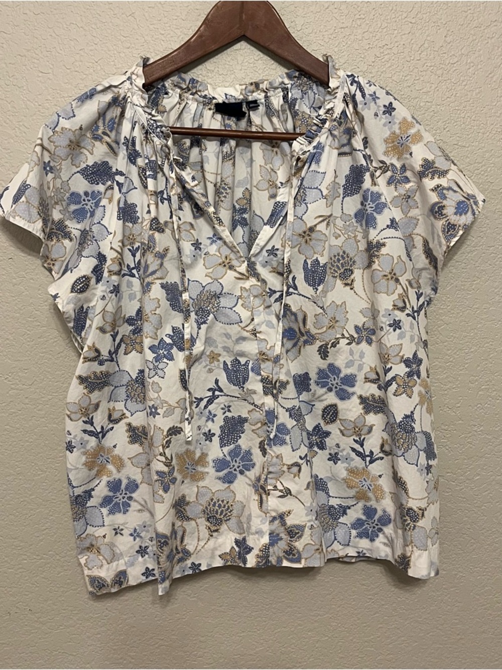 GAP Cream Floral Button-Front Blouse with Blue and Tan Flowers